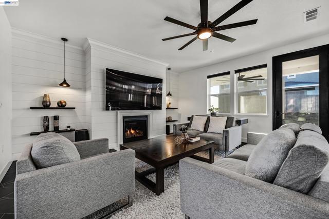 Image 6 of 60 For 259 Eagle Nest Dr