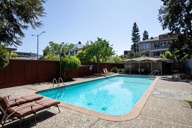 360 Everett Avenue, Palo Alto CA: https://media.crmls.org/mediaz/4c4375b1-7ea9-4153-9e03-5e470a6d2791.jpg