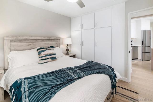 8040 Girard Ave, La Jolla CA: https://media.crmls.org/mediaz/4c439a59-a959-45bb-8e13-35997795f2f7.jpg