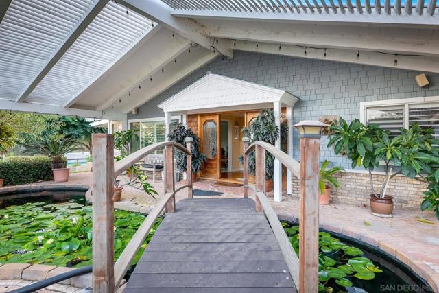 13764 McNally Rd, Valley Center CA: https://media.crmls.org/mediaz/4c43a1d3-57b0-4246-aca3-237f41557630.jpg