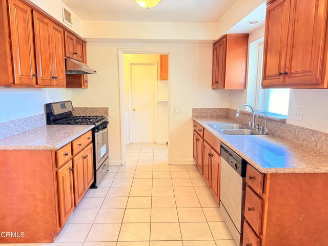 9721 Emperor Avenue, Arcadia CA: https://media.crmls.org/mediaz/4c43b118-2039-41b1-b50d-2e1e4ab8839a.jpg