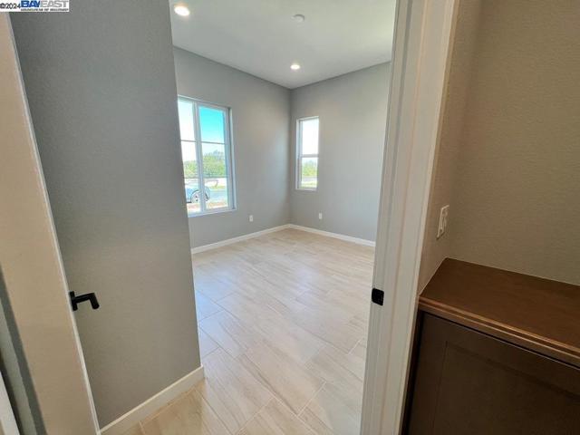 Image 19 of 38 For 3137 Delta Coves Drive