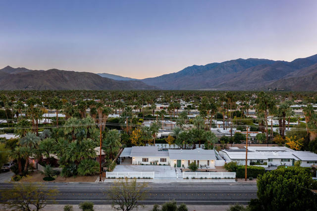 1125 E Sunny Dunes Road, Palm Springs CA: https://media.crmls.org/mediaz/4c453409-6b10-48c9-b958-584731ef342d.jpg