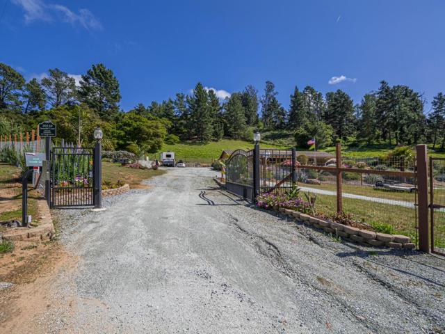 20150 Tarawild Court, Prunedale CA: https://media.crmls.org/mediaz/4c453bfe-68a9-4f94-b2ea-d4aba56e208d.jpg