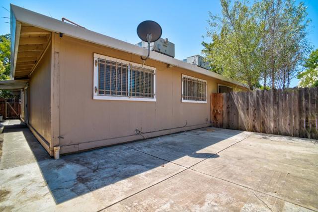 6871 Barbara Lee Circle, Sacramento CA: https://media.crmls.org/mediaz/4c45d3b4-3a5a-4a4d-be21-38c634615ac9.jpg