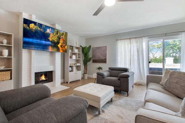 Detail Gallery Image 6 of 41 For 5 Montego, Coronado,  CA 92118 - 2 Beds | 2 Baths