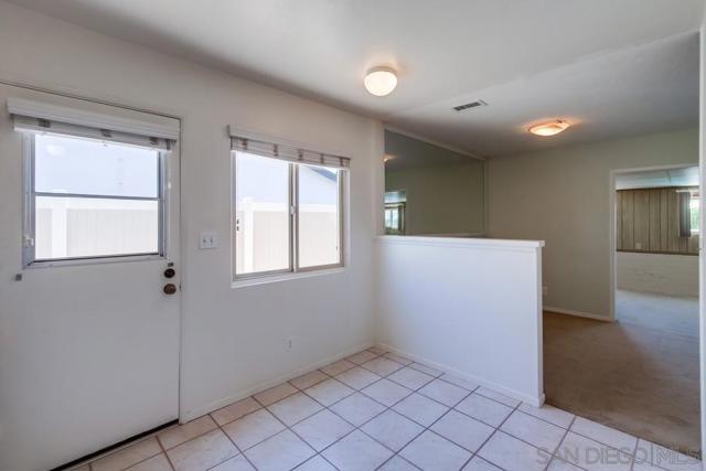 5215 Palmyra Ave, San Diego CA: https://media.crmls.org/mediaz/4c477b4a-05a0-4485-a8b0-104c085f928a.jpg