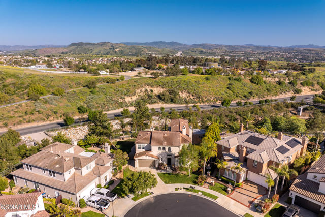13290 Red Bird Court, Moorpark CA: https://media.crmls.org/mediaz/4c4793bb-4b42-4822-9623-451d8b505b30.jpg