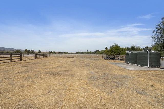 5636 Sundown Lane, Tres Pinos CA: https://media.crmls.org/mediaz/4c47aa67-f18a-4115-a563-45864a7ee10d.jpg