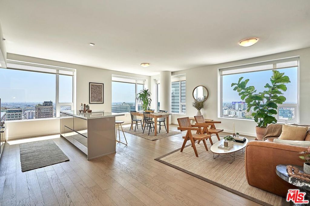 1050 S Grand Avenue 1909, Los Angeles, CA 90015