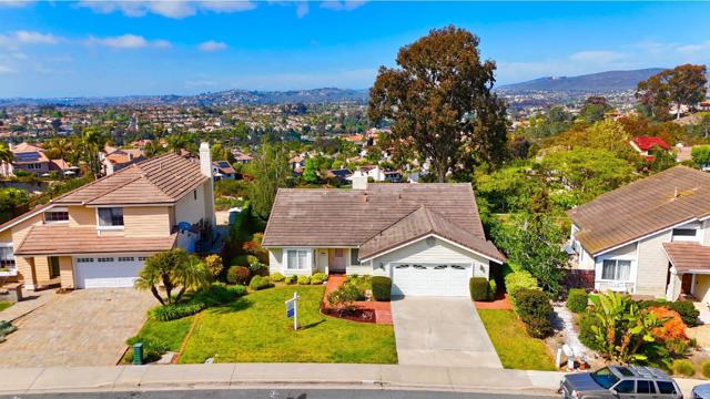 Detail Gallery Image 1 of 16 For 1633 Willowspring Dr. N., Encinitas,  CA 92024 - 4 Beds | 2 Baths