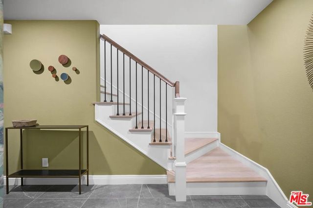 2584 Bungalow Place, Corona del Mar CA: https://media.crmls.org/mediaz/4c48a0d1-4458-46ae-b26e-4b0438ff858c.jpg
