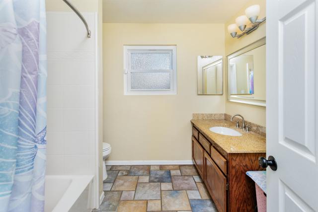 Detail Gallery Image 18 of 37 For 24010 Del Amo Rd, Ramona,  CA 92065 - 3 Beds | 2 Baths