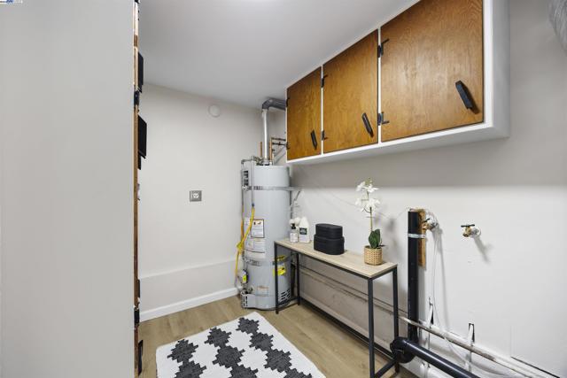1748 Wesley Ave, El Cerrito CA: https://media.crmls.org/mediaz/4c48f3cf-e2c5-4041-beaf-79fdf9912a64.jpg