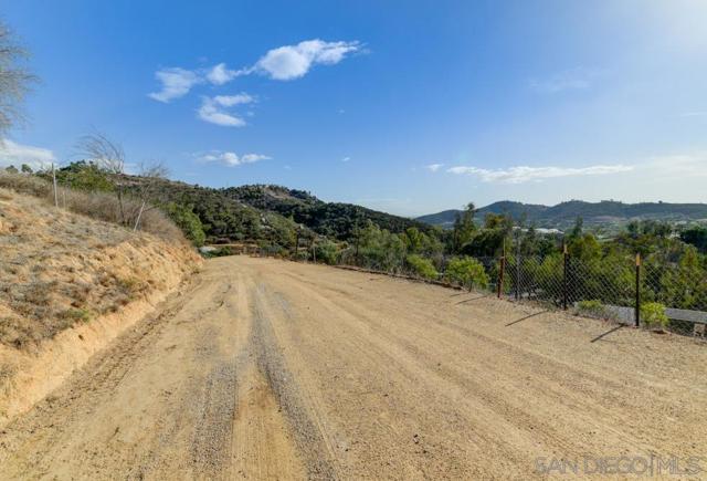 496 Camino Calafia, San Marcos CA: https://media.crmls.org/mediaz/4c48fcd0-0d03-4c58-9f39-89a9a3c6a5d5.jpg
