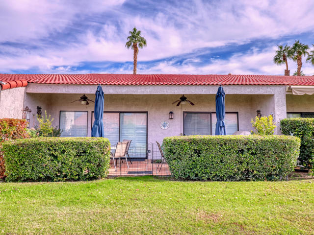 171 Winterhaven Circle, Palm Desert CA: https://media.crmls.org/mediaz/4c493e6e-3acd-4a98-a7e4-7051195c963a.jpg