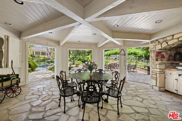 4535 Vanalden Avenue, Tarzana CA: https://media.crmls.org/mediaz/4c49da6c-6b2e-4453-bf21-1503e80b9827.jpg