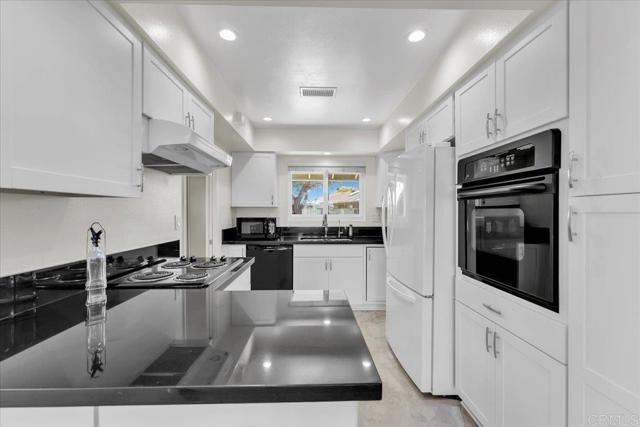 Detail Gallery Image 13 of 44 For 3685 Vista Campana N 56, Oceanside,  CA 92057 - 3 Beds | 2 Baths