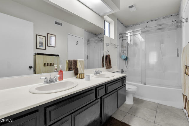 19431 Sherman Way, Reseda CA: https://media.crmls.org/mediaz/4c4aa849-bc66-4dd4-811e-cd257dbbbdd5.jpg