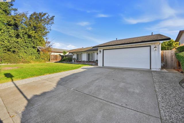 3312 San Marco Ct, Union City CA: https://media.crmls.org/mediaz/4c4ab3a2-8e06-4e9c-bd86-98af5d0836b6.jpg