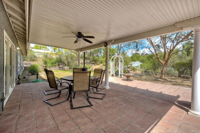 31503 Stardust Lane, Valley Center CA: https://media.crmls.org/mediaz/4c4b2aa2-0490-4012-9202-8e02db118d5a.jpg