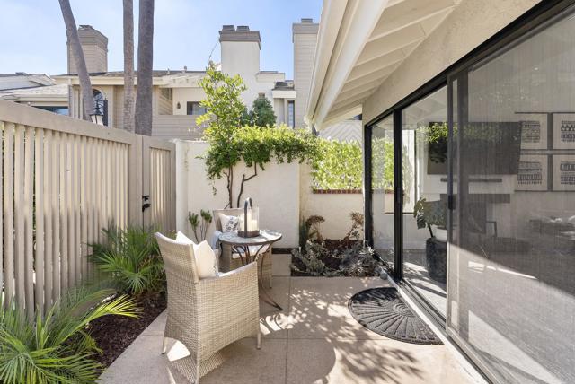 3819 Via Amistosa, Rancho Santa Fe CA: https://media.crmls.org/mediaz/4c4c7637-e39a-4132-bca3-20bb67d3c8f9.jpg