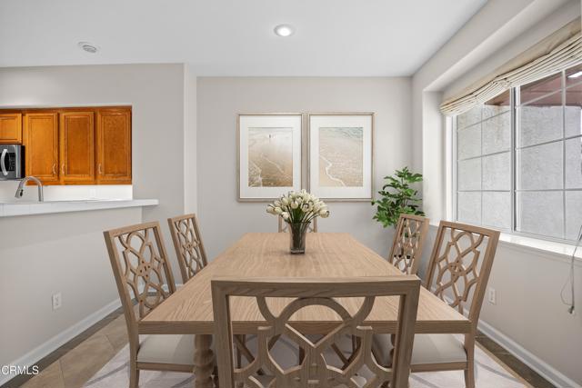 273 Camino Toluca, Camarillo CA: https://media.crmls.org/mediaz/4c4c7d5f-0465-4368-8488-aebd26ab9971.jpg