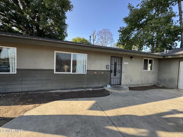1749 Wilton Street, Simi Valley CA: https://media.crmls.org/mediaz/4c4cdd92-3906-47a4-9886-842e8f3ee580.jpg