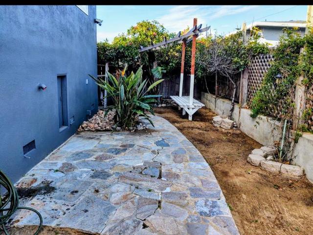 1714 Luxton Street, Seaside CA: https://media.crmls.org/mediaz/4c4d00ec-45e2-4db9-9b53-9e3e58ce3fb4.jpg