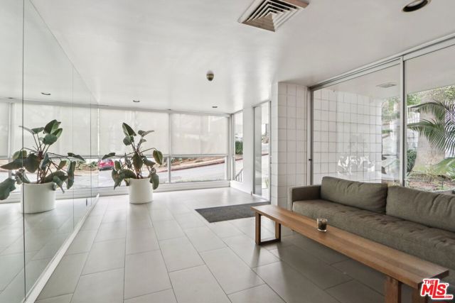 1400 N Sweetzer Avenue, West Hollywood CA: https://media.crmls.org/mediaz/4c4d03af-7b39-4f71-9ce1-4b9d2544a6cc.jpg