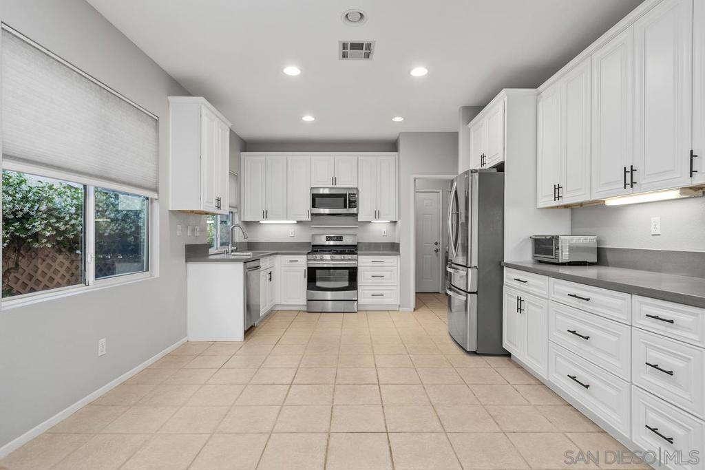 1231 Avenida Amistad - photo 13