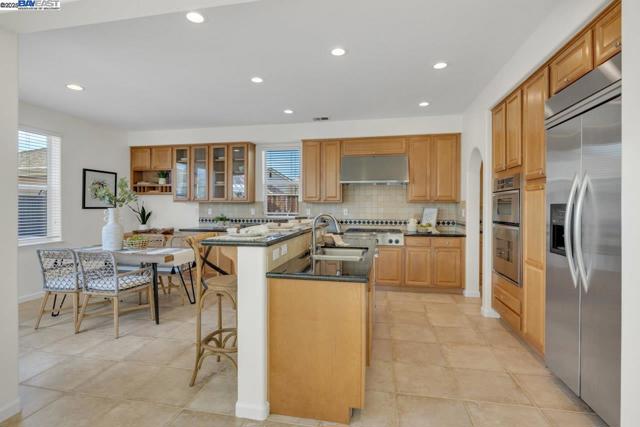 1508 Whispering Oaks Way, Pleasanton CA: https://media.crmls.org/mediaz/4c4e355e-04d0-4241-af97-00195faa77c5.jpg