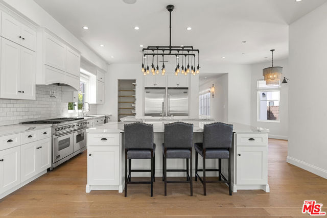 530 N Alta Vista Boulevard, Los Angeles CA: https://media.crmls.org/mediaz/4c4e4055-3e9e-484f-bc2f-872b78e177d6.jpg