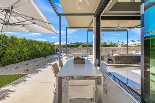 23 Emerald Court, Rancho Mirage CA: https://media.crmls.org/mediaz/4c4f372e-28de-4a13-9708-5b64b552b676.jpg
