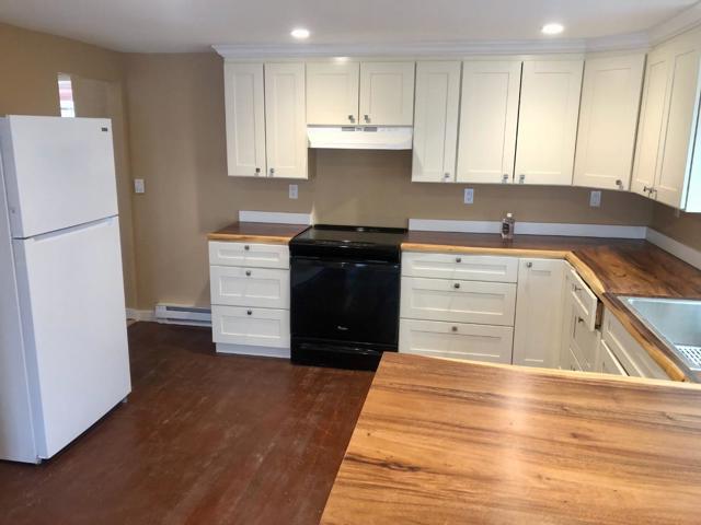 122 Fern Street, Santa Cruz CA: https://media.crmls.org/mediaz/4c4f5a20-d991-4d36-b11c-2e3db8f47fc3.jpg