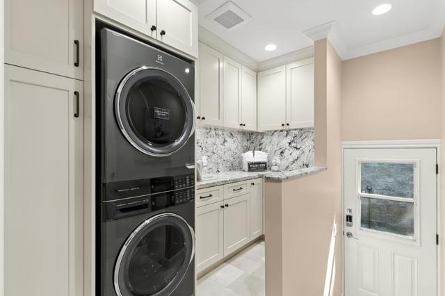 30 16th Avenue, San Mateo CA: https://media.crmls.org/mediaz/4c4fb708-5098-464f-a619-63bf5dd2bcfb.jpg