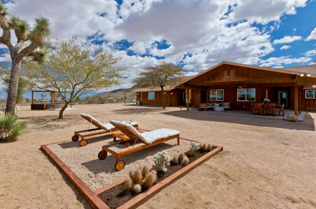 3663 Olympic Road, Joshua Tree CA: https://media.crmls.org/mediaz/4c4ff39f-dd95-4b51-9442-b054209ac038.jpg