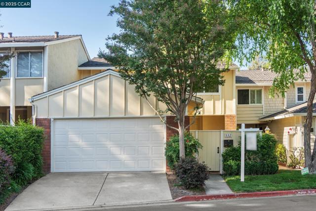332 Kinross Dr, Walnut Creek CA: https://media.crmls.org/mediaz/4c50c104-fcc5-443d-b646-69239e6003ab.jpg