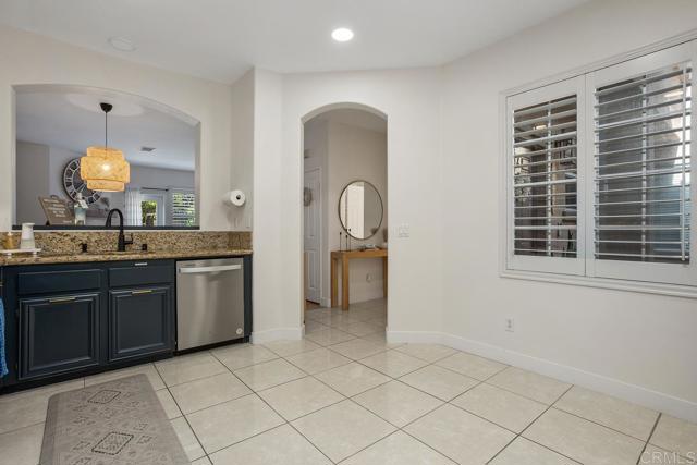 646 Sumner Way, Oceanside CA: https://media.crmls.org/mediaz/4c50ea0b-ee39-4bcd-94c2-fbcff0a6990a.jpg
