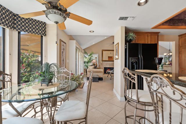 9 Acapulco Drive, Palm Desert CA: https://media.crmls.org/mediaz/4c510cf6-3c66-45ca-a15b-e5a1fe29558a.jpg