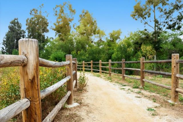 355 CITRINE TRAIL, Fallbrook CA: https://media.crmls.org/mediaz/4c51c879-b9fb-4e49-9817-79b11a7ebd96.jpg