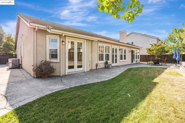 43 Sorrel Ct, Oakley CA: https://media.crmls.org/mediaz/4c522a7e-6e57-4c4f-8c89-f8312785f9dd.jpg