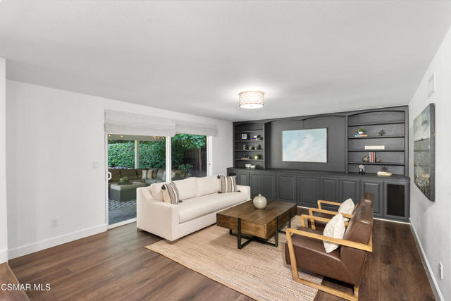 1063 Valley High Avenue, Thousand Oaks CA: https://media.crmls.org/mediaz/4c530122-70d4-45c8-ba50-35c8b6ae43df.jpg