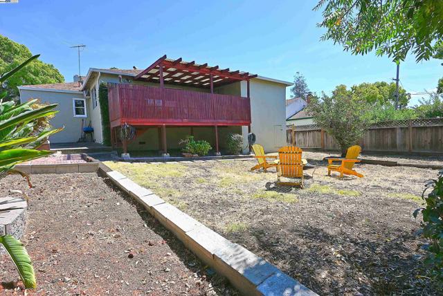 2081 Strang Ave, San Leandro CA: https://media.crmls.org/mediaz/4c5341af-0d34-42bf-8bf3-0e4b54505afe.jpg
