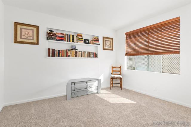 3607 Frenzel Cirl, Oceanside CA: https://media.crmls.org/mediaz/4c5394dd-adb4-479a-9dce-638afb185f15.jpg