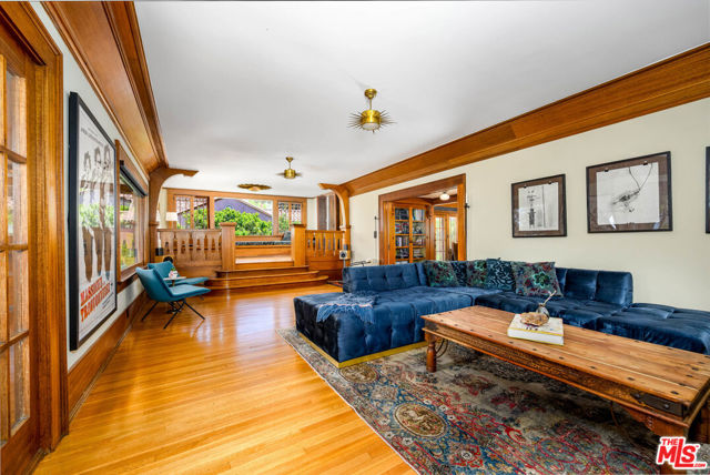 5301 Brynhurst Avenue, Los Angeles CA: https://media.crmls.org/mediaz/4c5453a2-216f-4540-ae20-58877aff9df3.jpg