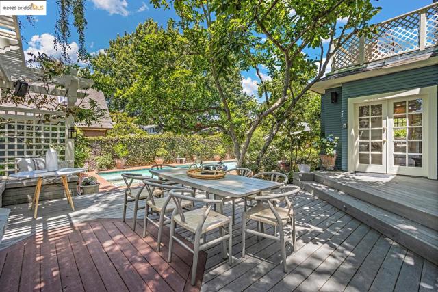 765 University Ave, Palo Alto CA: https://media.crmls.org/mediaz/4c5458ba-93e8-4dfa-9cd0-e4d18bf7dcc0.jpg