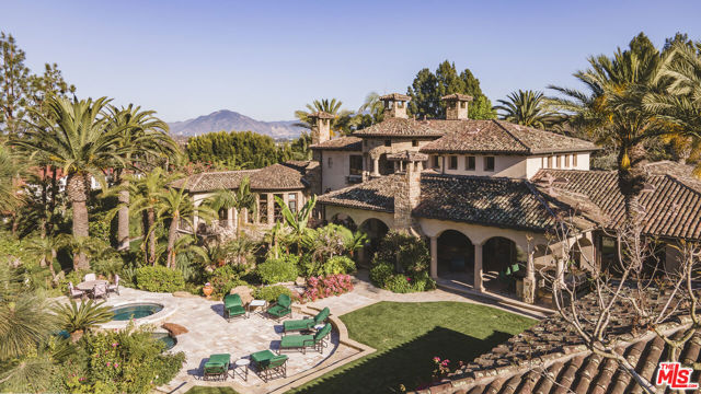 427 La Marina Drive, Camarillo CA: https://media.crmls.org/mediaz/4c54637b-c97a-4102-82c8-0c461226ce37.jpg