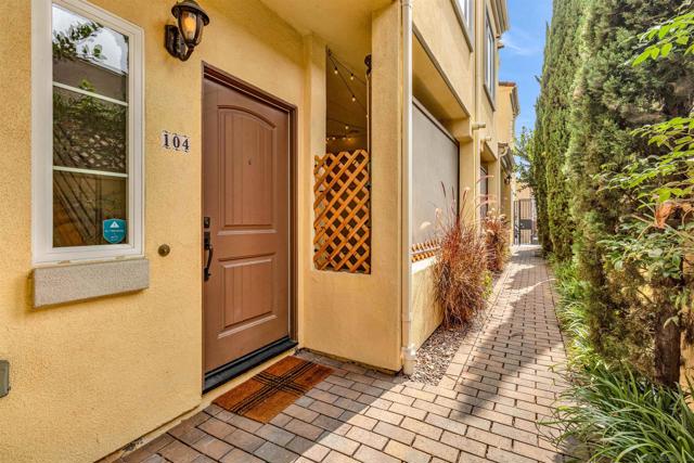 4329 Idaho St, San Diego CA: https://media.crmls.org/mediaz/4c54b9db-ec16-4e93-8bd5-1dc6ef15a4a6.jpg