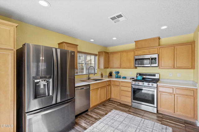 Detail Gallery Image 7 of 34 For 2024 Green Ridge Cir, Lompoc,  CA 93436 - 3 Beds | 2/1 Baths